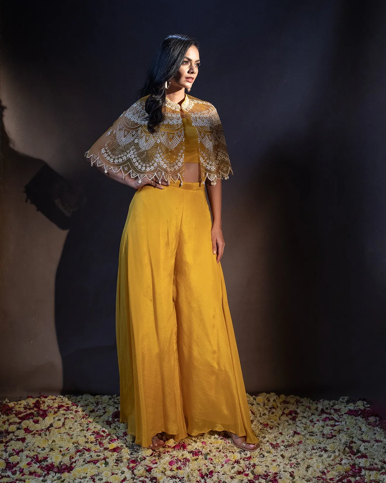 Honeycomb Yellow Embroidered Fusion Set