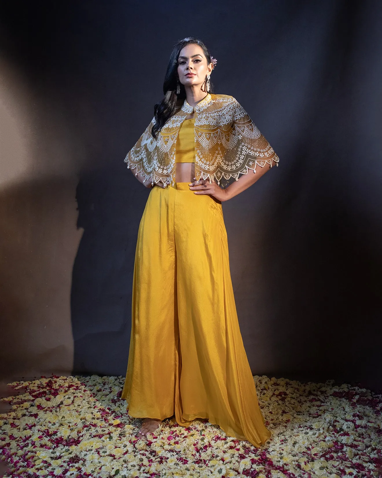 Honeycomb Yellow Embroidered Fusion Set