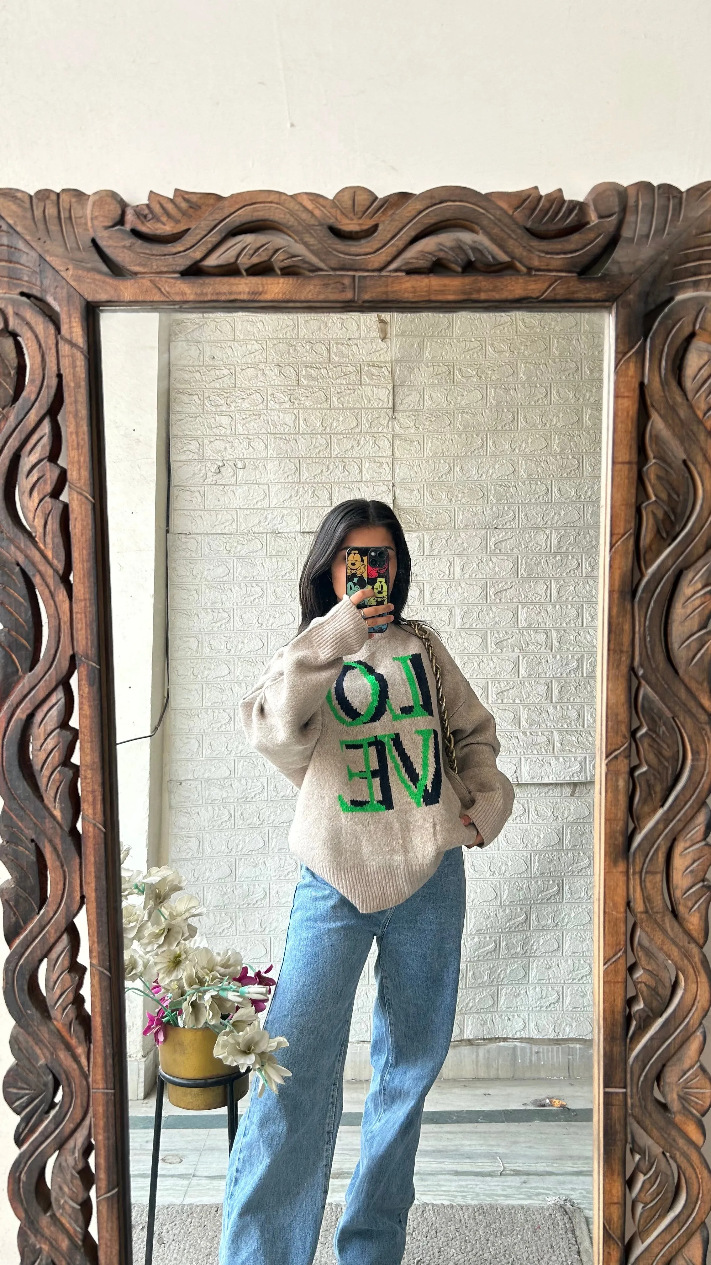 Love sweater M